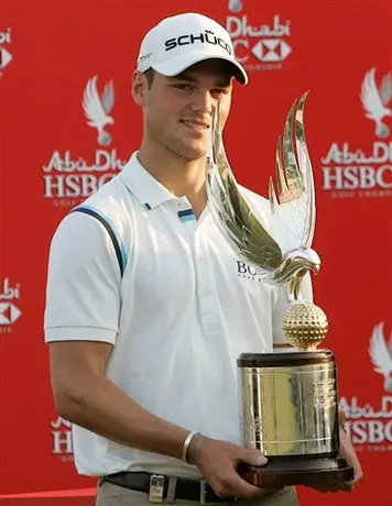 Kaymer gana en Abu Dhabi y pasa a Woods en el ranking