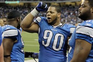 Stafford regresa y lanza cuatro touchdowns, Detroit vence 37-25 a Washington