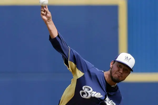 Yovani Gallardo abrirá juego inaugural con Milwaukee