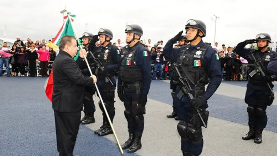 Abanderan a federales que viajarán a Nueva York