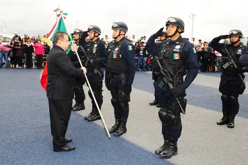 Abanderan a federales que viajarán a Nueva York