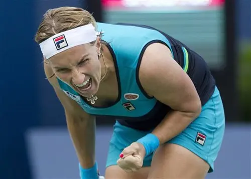 Kuznetsova clasificó a la segunda ronda en Cincinnati