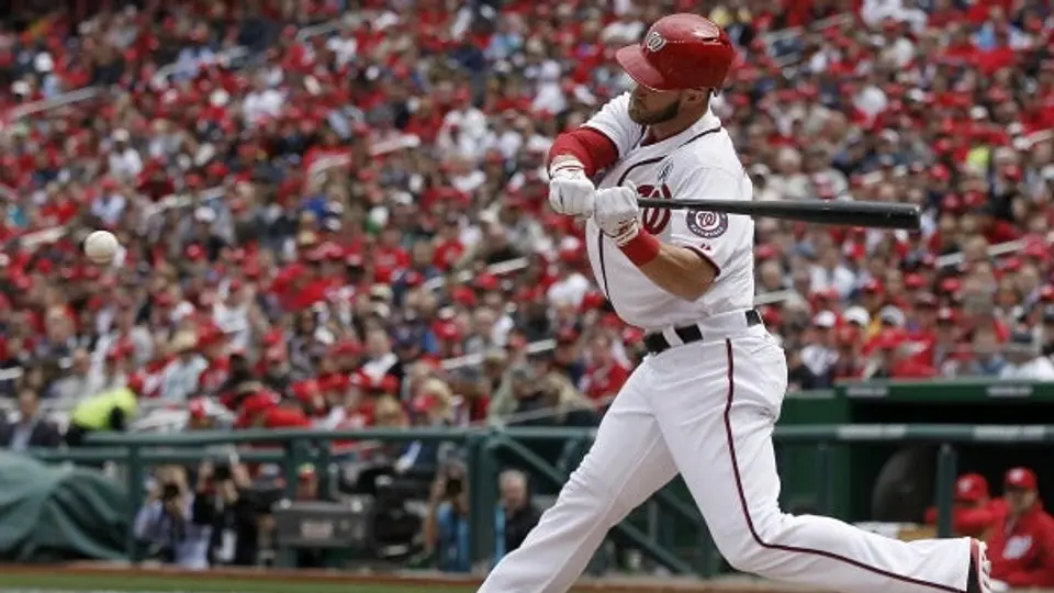 Bryce Harper, el más joven en conectar dos jonrones
