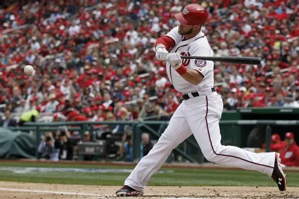 Bryce Harper, el más joven en conectar dos jonrones