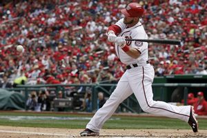 Bryce Harper, el más joven en conectar dos jonrones