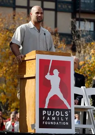 Presentan estatua de Albert Pujols