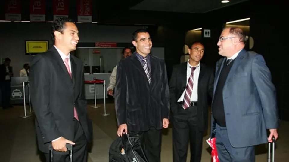 Llega Chiquimarco a Monterrey en el mismo avión que Pumas