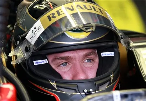 Heidfeld rinde homenaje a Kubica