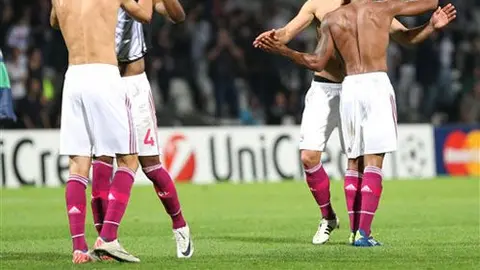 Lyon vence 2-0 al Dinamo Zagreb dentro de la Champions