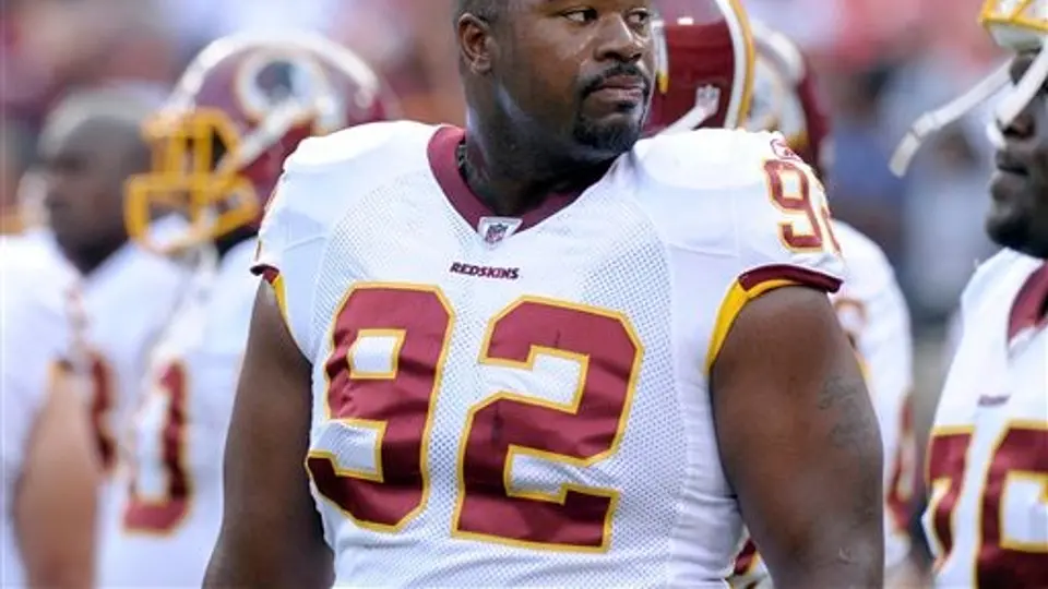 Albert Haynesworth suspendido por el resto de la temporada