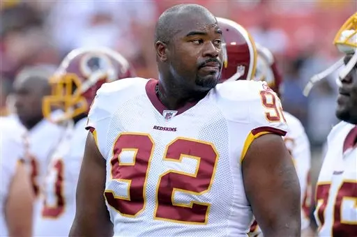 Albert Haynesworth suspendido por el resto de la temporada