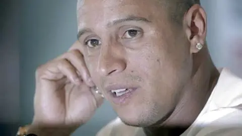 Roberto Carlos, será DT y jugador del Anzhi de Rusia