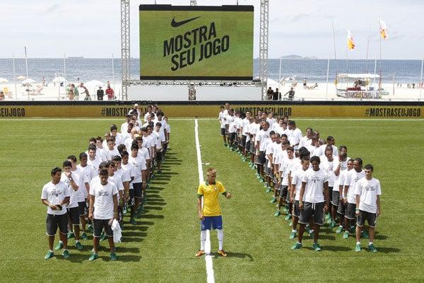 Con Neymar como principal anfitrión, acompañado del técnico Luis Felipe Scolari | NIKE