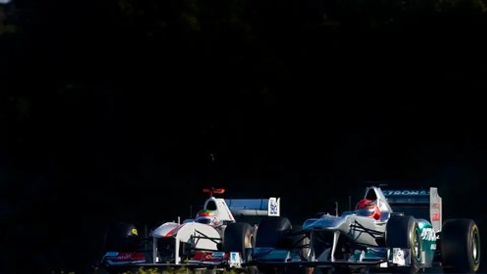 Checo finaliza octavo en el último día de prácticas
