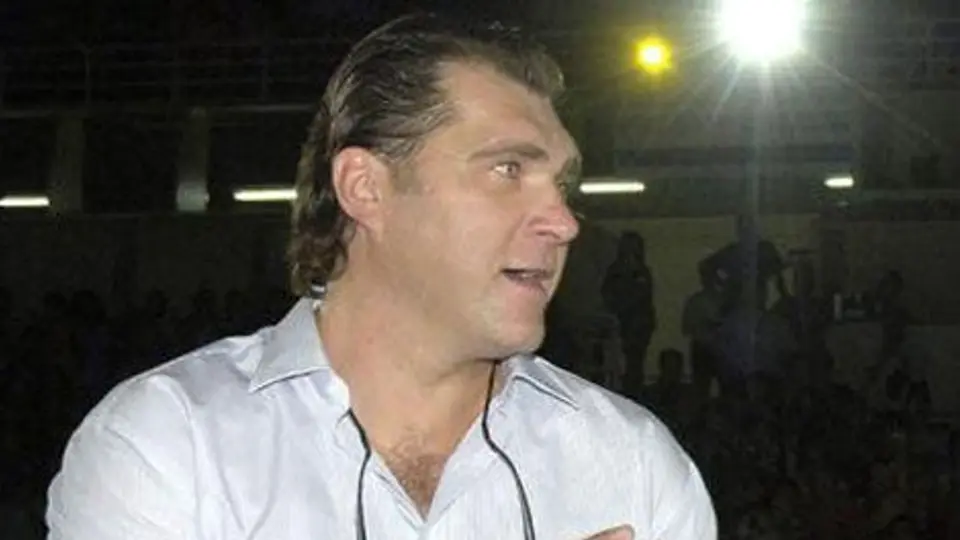 "Me prohibieron beber, fumar y jugar basquetbol...solamente me queda el sexo": Sabonis