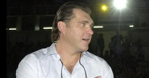 "Me prohibieron beber, fumar y jugar basquetbol...solamente me queda el sexo": Sabonis