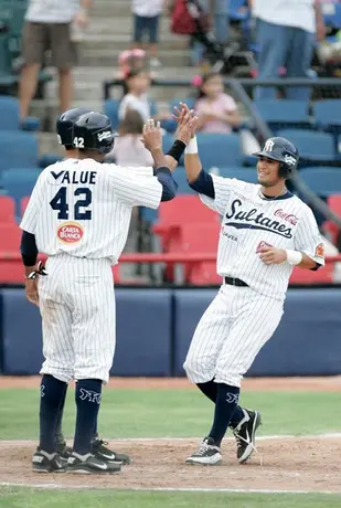 Arranca la miniserie con Sultanes contra Acereros