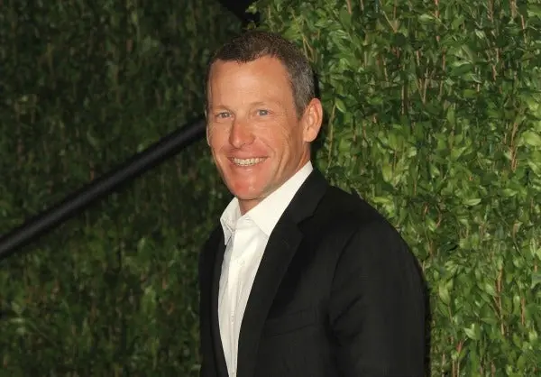 UCI cubrió un positivo de Armstrong según medios franceses