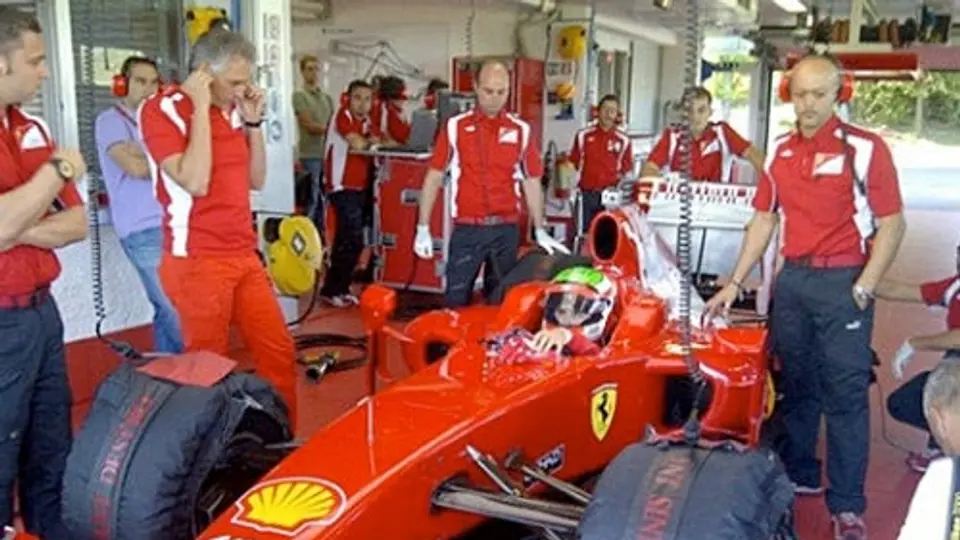 Checo realiza pruebas con el Ferrari F60