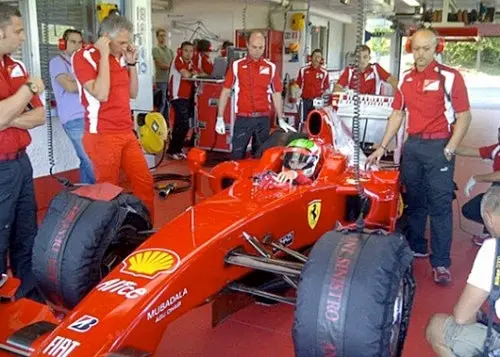 Checo realiza pruebas con el Ferrari F60