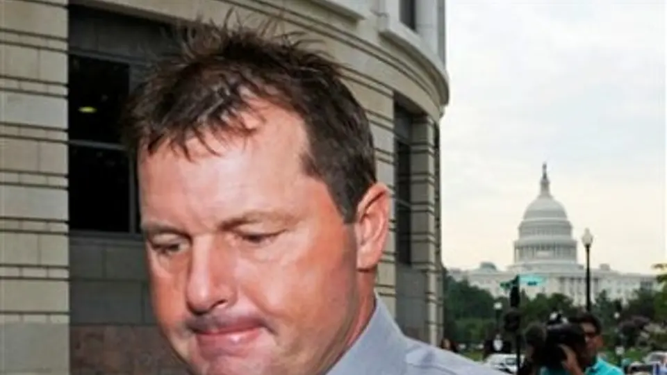 Rechazan petición de Clemens para evitar juicio