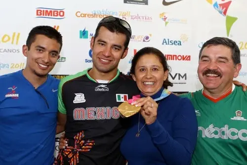Óscar Soto dedica la medalla de oro a su familia