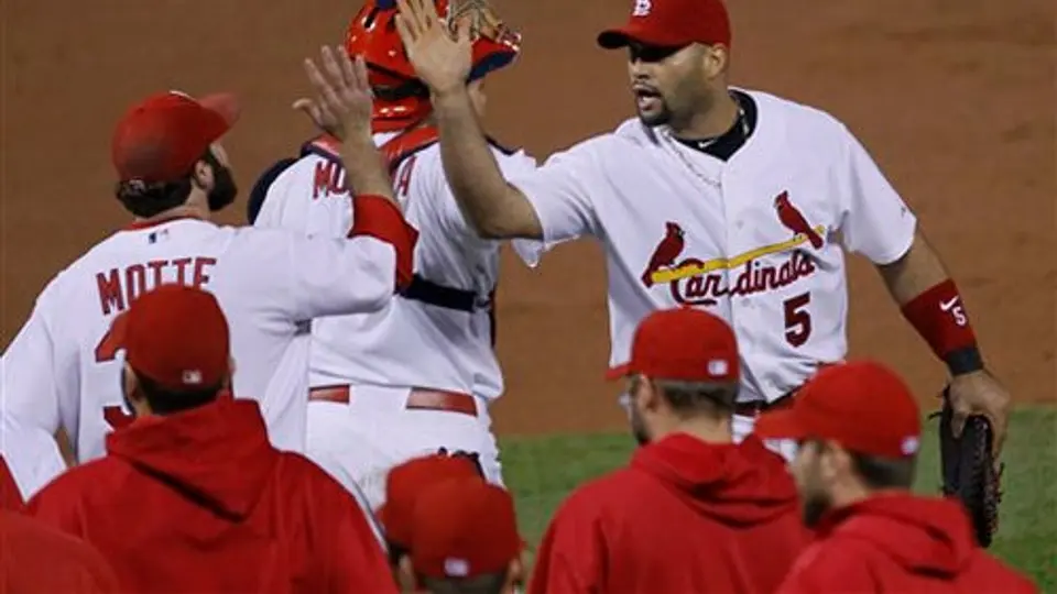 Cardenales derrota 7-1 a Milwaukee y aventaja la serie