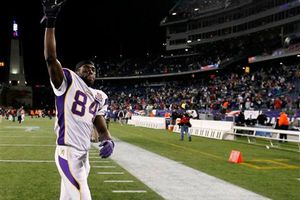 Los Vikingos cortan a Randy Moss