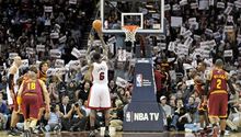 El Heat apalea 118-90 a los Cavs; James brilla con 38 puntos