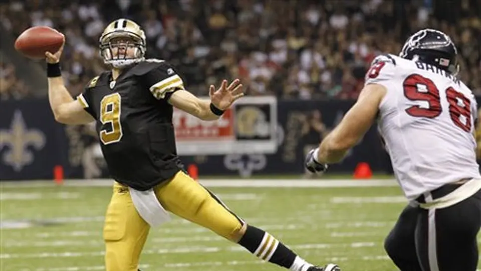 Brees lidera a Santos a la victoria 33-40 sobre los Texanos