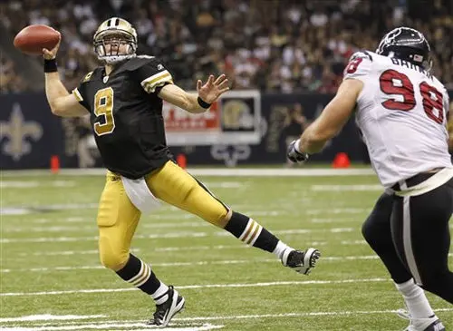 Brees lidera a Santos a la victoria 33-40 sobre los Texanos