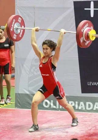 Jennifer Cantú consigue tres oros en la Olimpiada Nacional