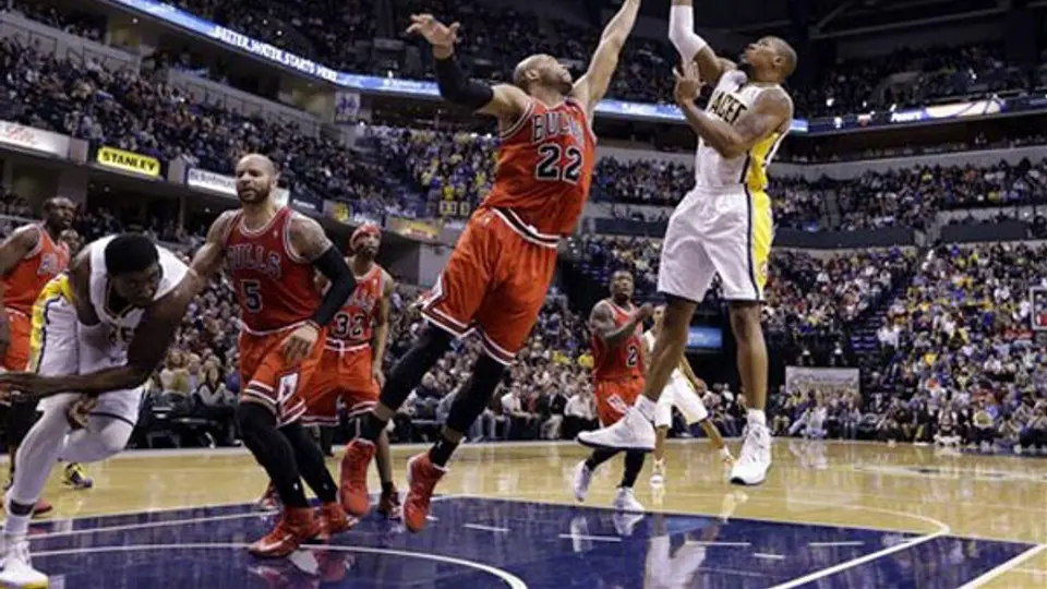 Pacers alcanza a Bulls en la cima de su división