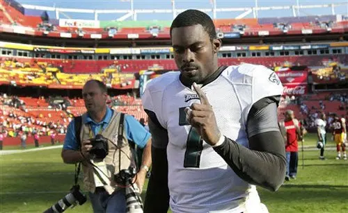 Filadelfia corta su racha negativa al derrotar 20-13 a Washington