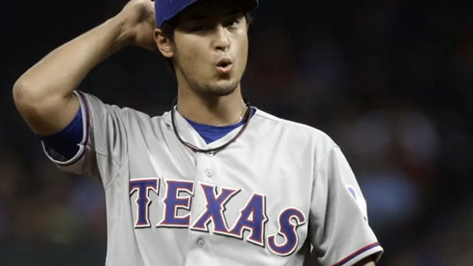Yu Darvish, a un out del juego perfecto con Texas