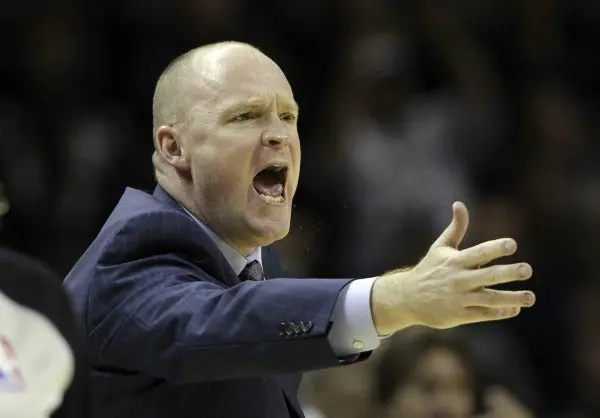 Bucks despiden al entrenador Scott Skiles
