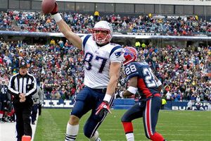 Patriotas aseguran playoffs en casa y aplastan 34-3 a Bills