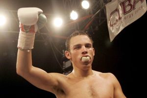 Chávez Jr. no peleará ante Wolak por recaída de fiebre