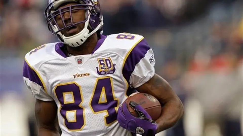 Tennessee pide a Randy Moss de la lista de transferibles