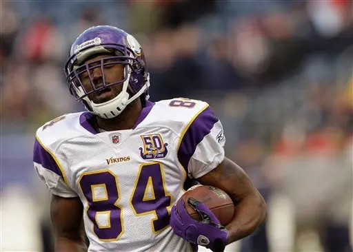 Tennessee pide a Randy Moss de la lista de transferibles