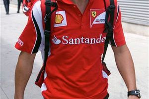 Ganar es prácticamente imposible, el podio es más real: Alonso