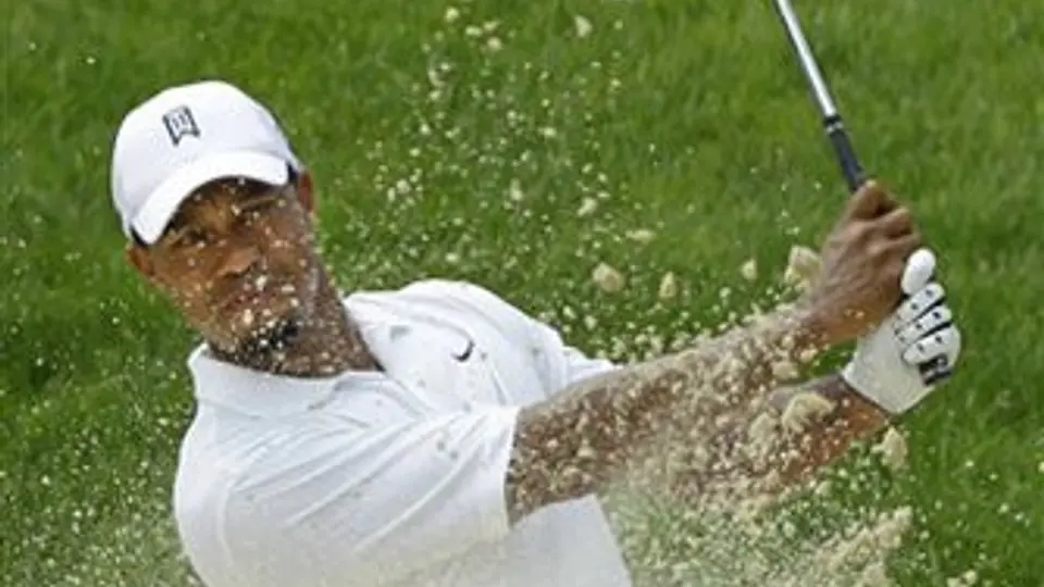 Woods se rezaga en Bridgestone
