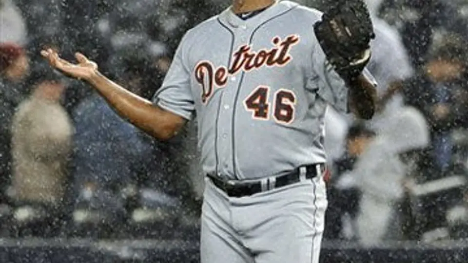 Tigres vence 5-3 a Yanquis y empata la serie