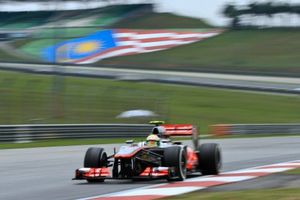 Checo justifica su salida en las últimas vueltas