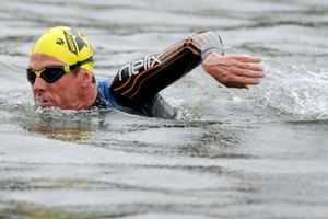 FINA impide regreso de Armstrong a una competición