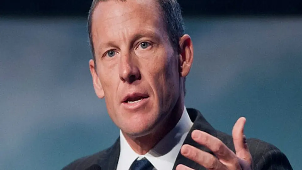 Armstrong pide que le quiten demanda por fraude