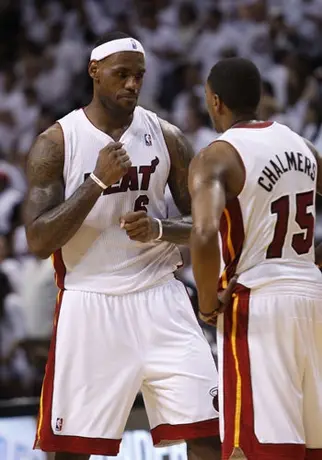 Miami vence 102-91 a Boston y pone la serie 2-0
