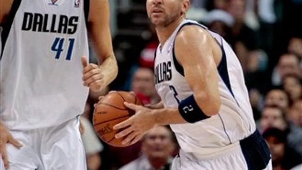 Mavericks gana primer juego de visita 99-83 ante Clippers