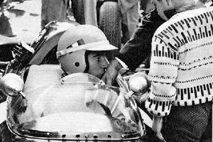 Ricardo era el espectáculo en la pista