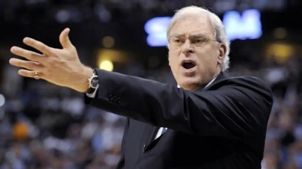 Phil Jackson no descarta su regreso a la NBA